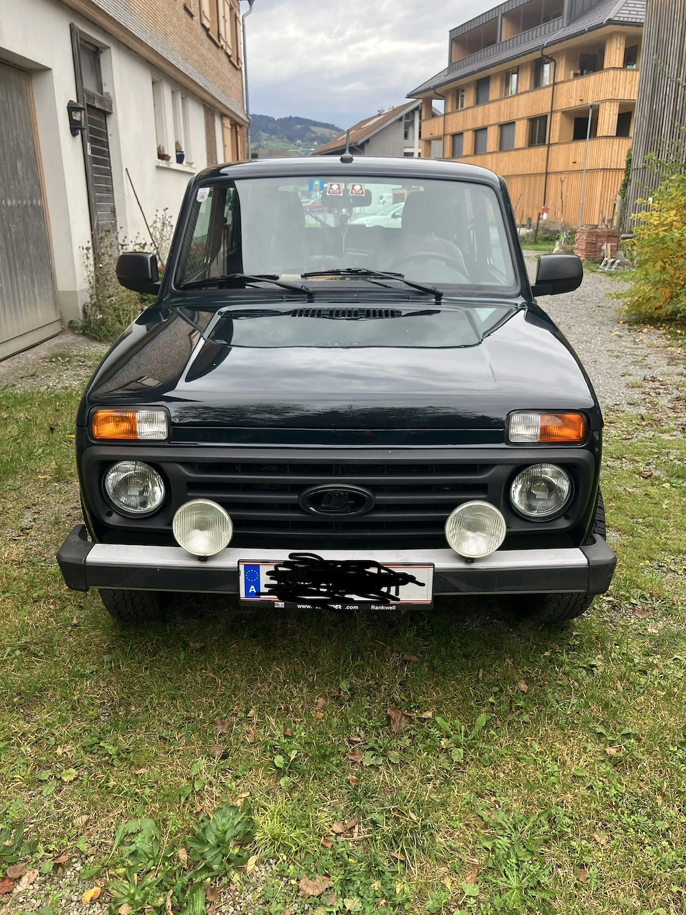 Lada Niva Legend