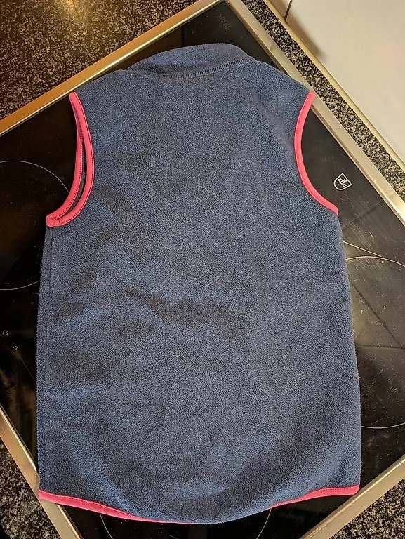 Fleeceweste dunkelblau mit pinken Details