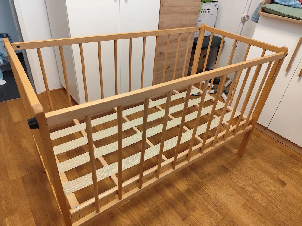 Verkaufe gut erhaltenes Gitterbett aus Vollholz 