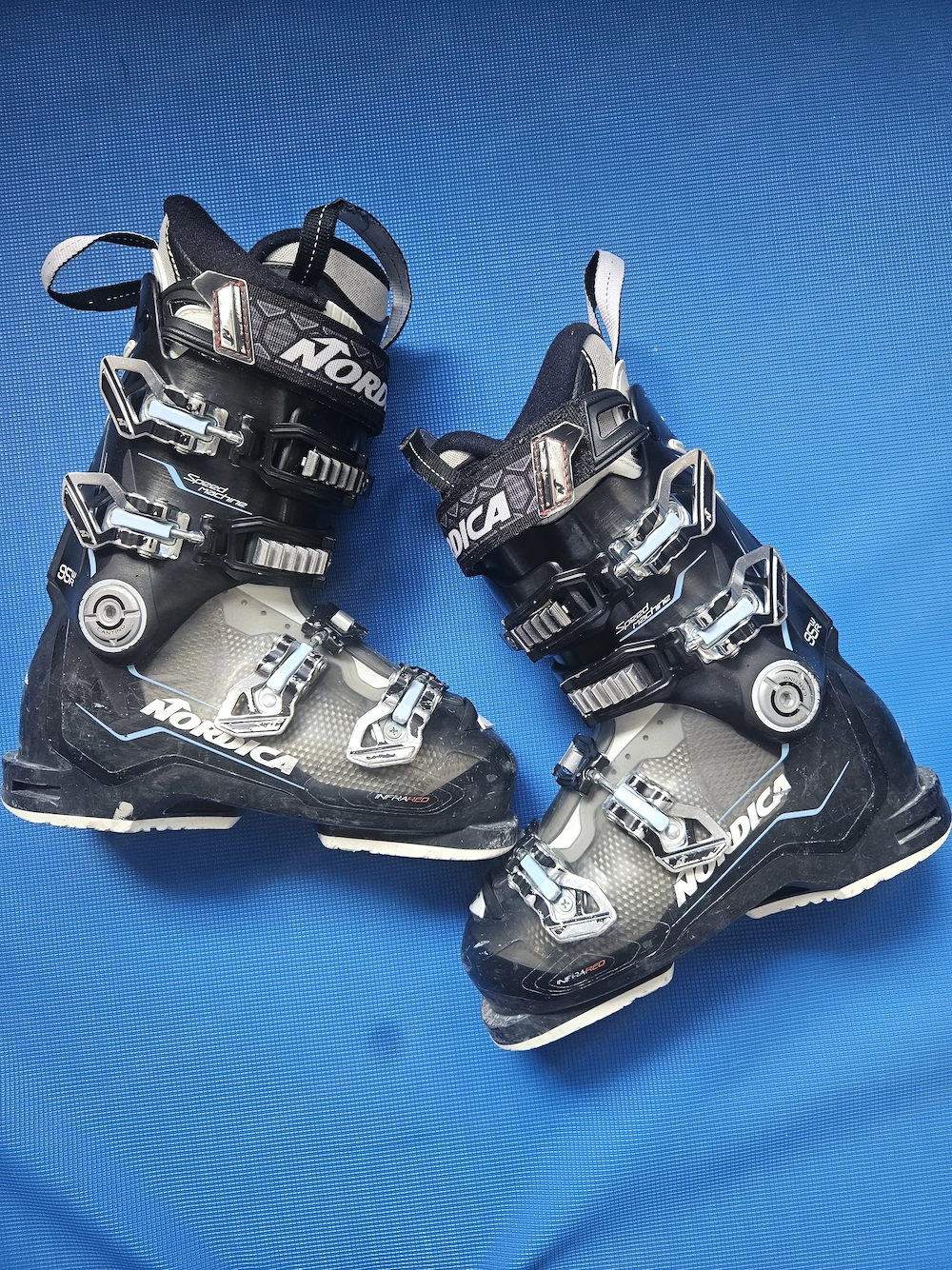 Nordica Skischuhe Speed Machine