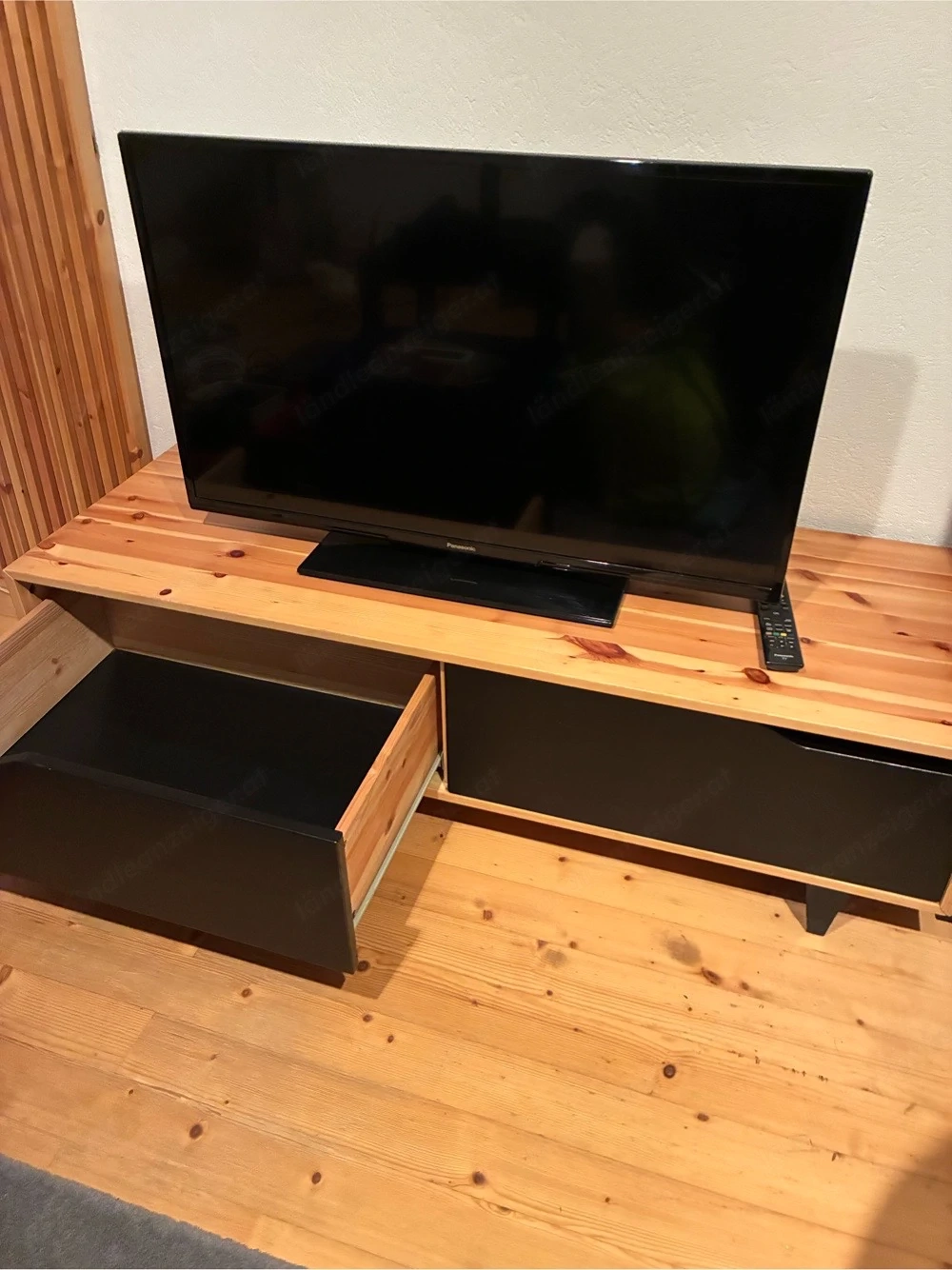 TV Board ohne Fernseher