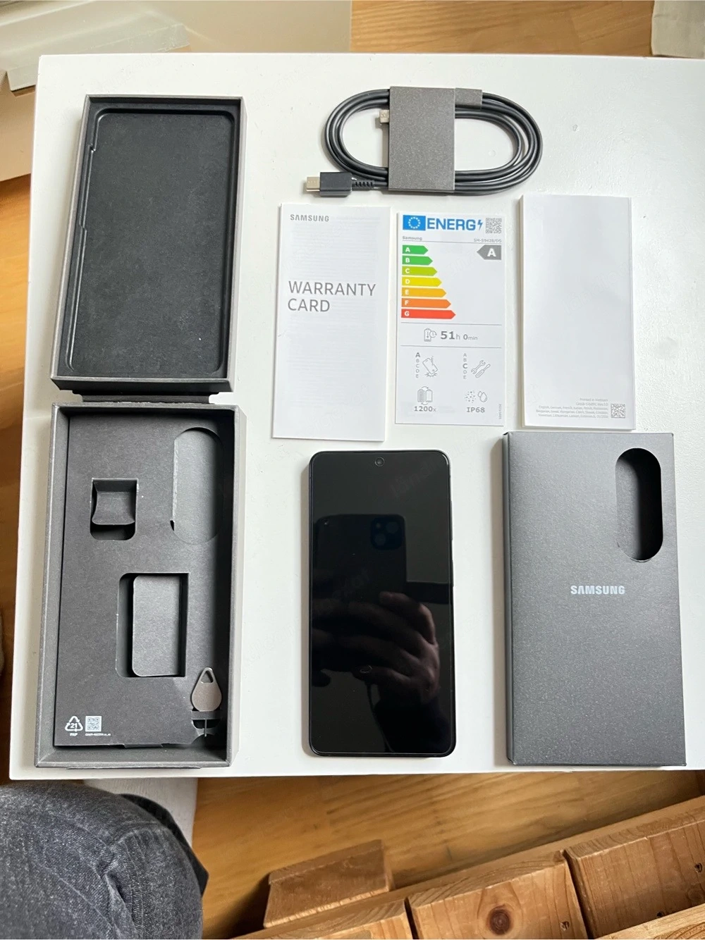Neuwertiges Samsung Galaxy S26 black "Versandkosten österreichweit kann ich übernehmen"