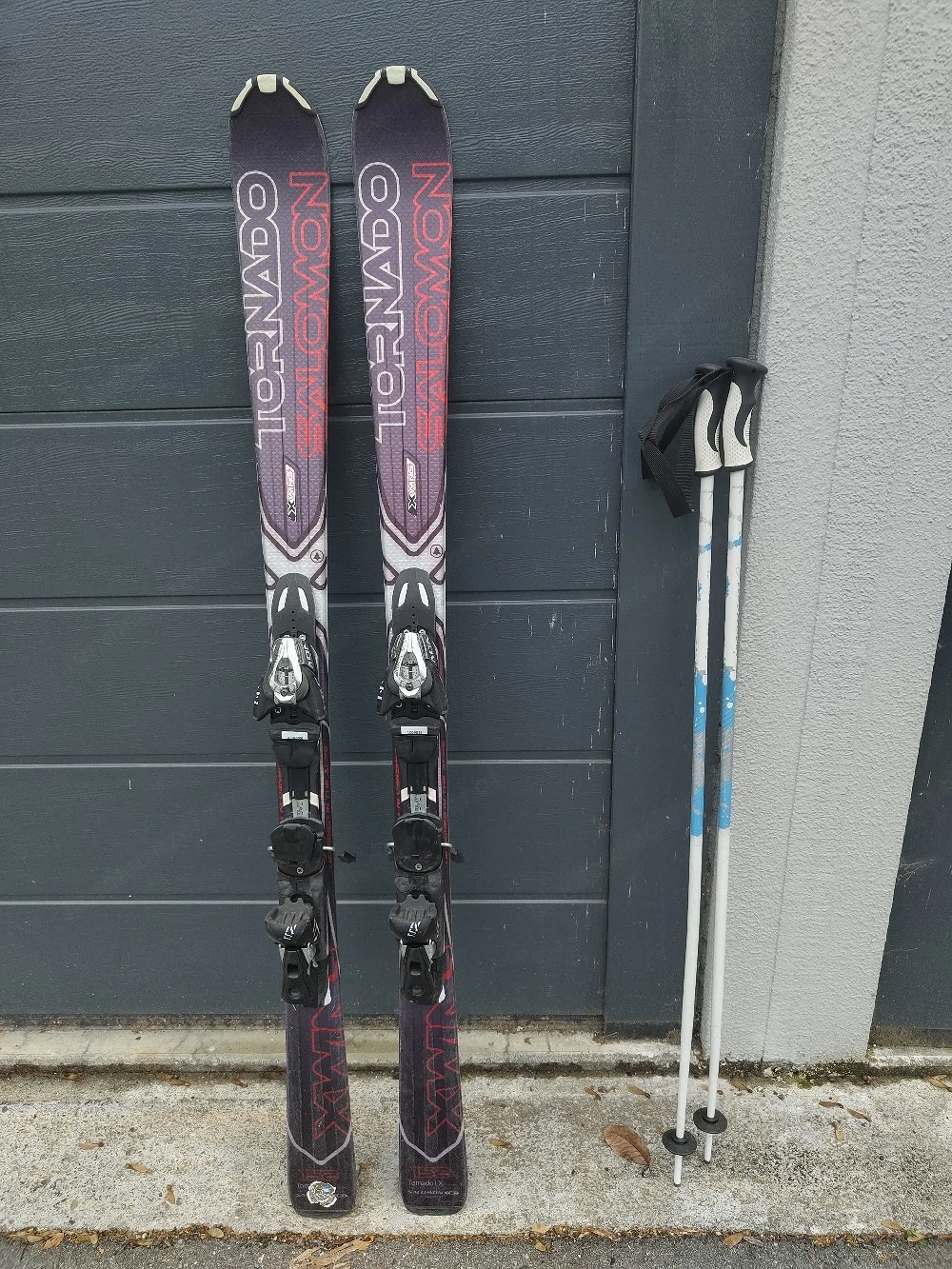 Salomon Tornado Carving-Ski inkl. Bindung mit Stöcken   gebraucht