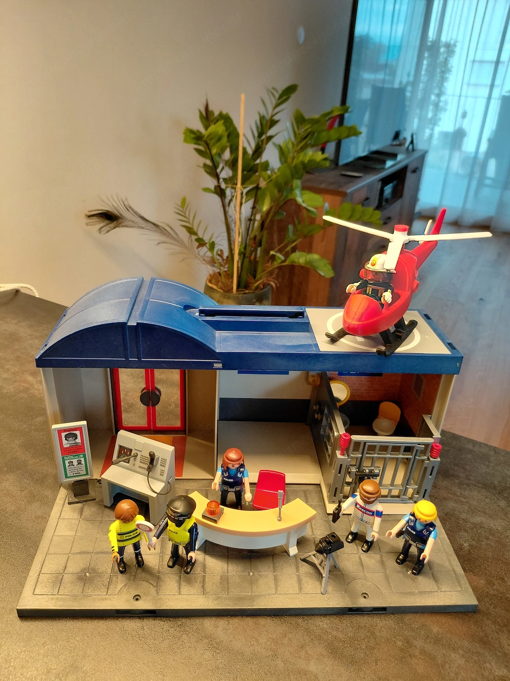 Playmobil ,Mitnehmpolizei  mit viel Zubehör