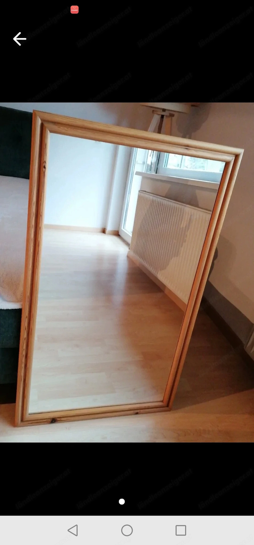 Neuwertiger Spiegel mit Holzrahmen 
