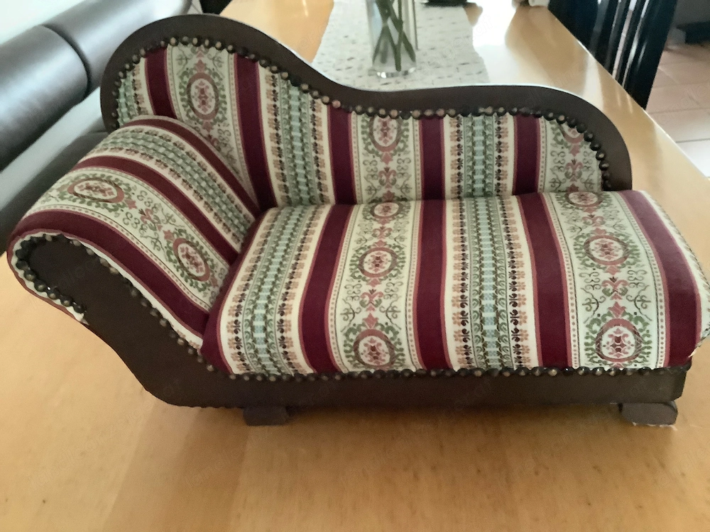 Schönes Puppensofa ca.40 cm 