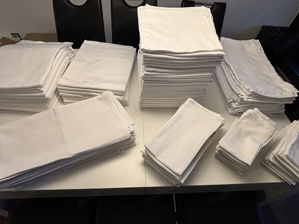 Weiße Tischwäsche in Gastroqualität   komplettes Set aus Restaurantauflösung