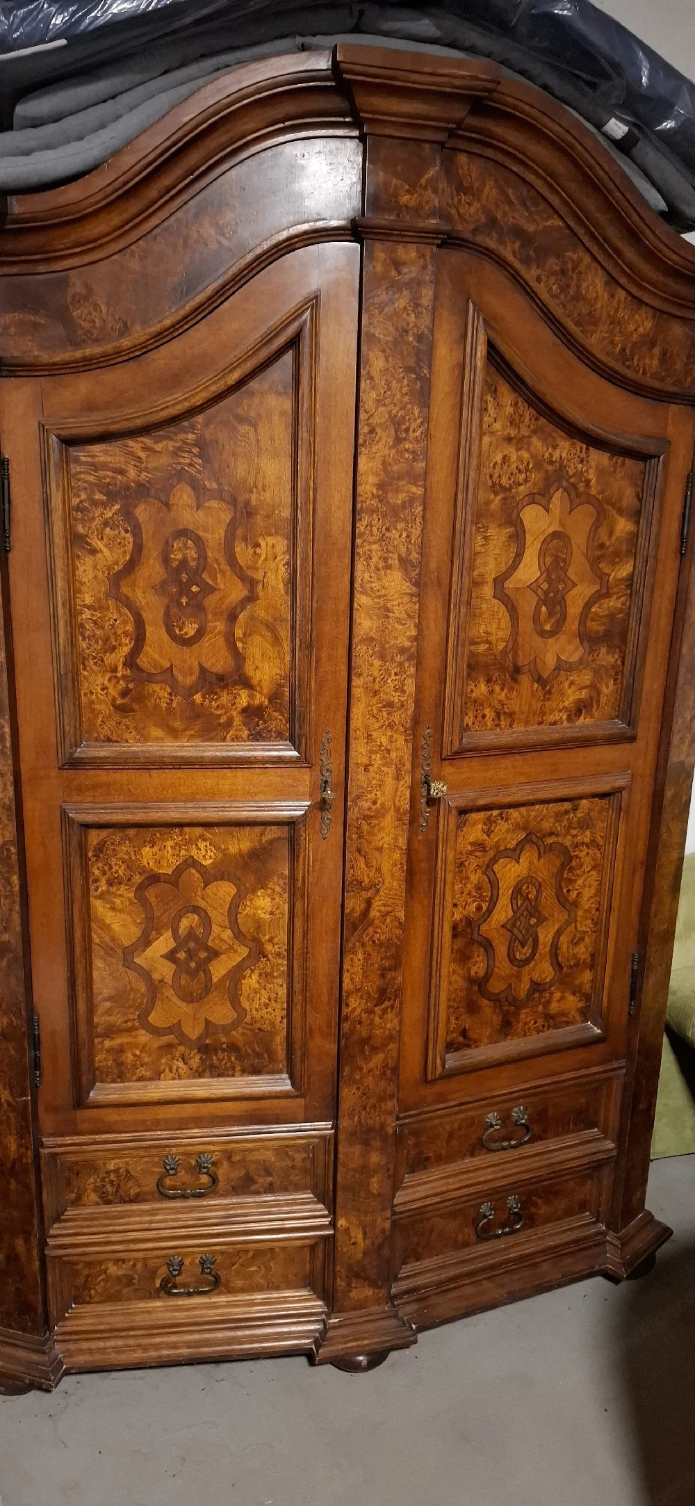 Kleiderschrank