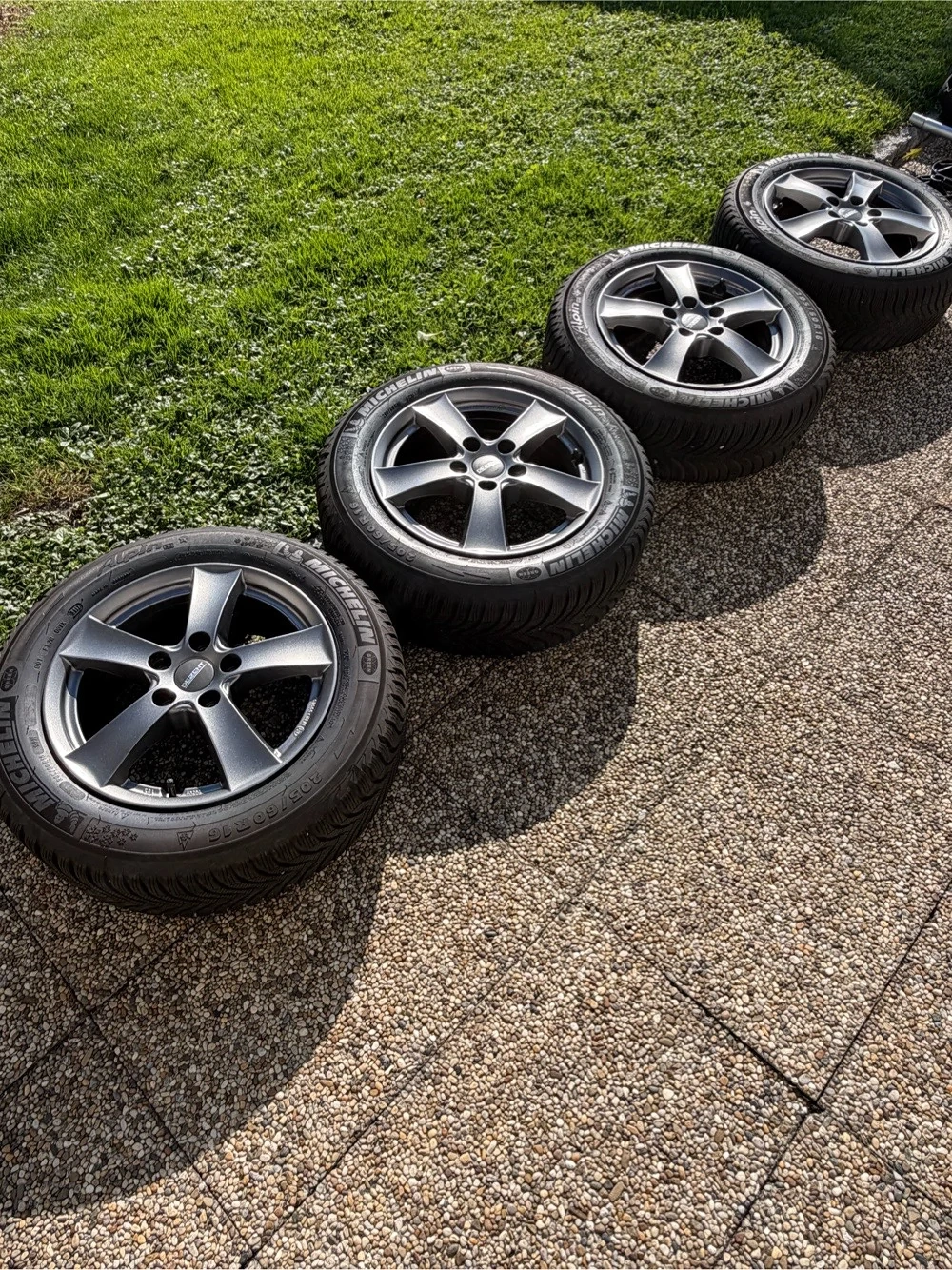 4  DEZENT Alufelgen 16 Zoll   Michelin Winterreifen   Mazda 3   TOP Zustand