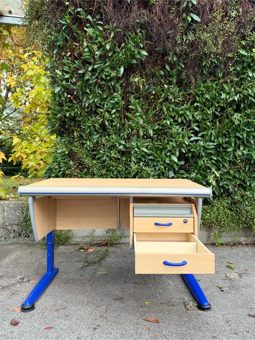 Zu Verschenken - Verstellbarer Kinderschreibtisch aus Holz