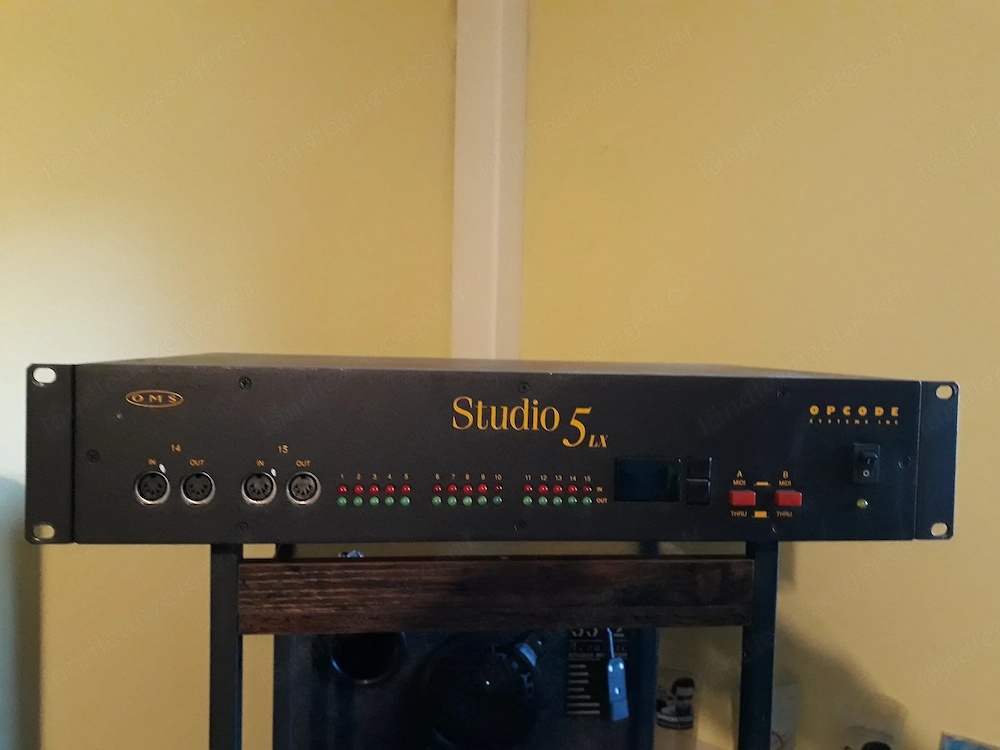 Opcode Studio 5LX Multi-Port Midi Interface   MIDI-Patchbay