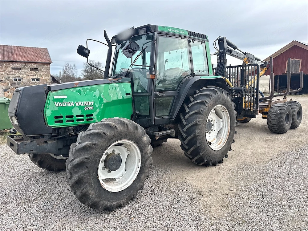 Traktor VALMET 6200 Moheda Anhänger