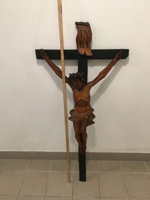 Altes Kreuz mit Christus Bild 2