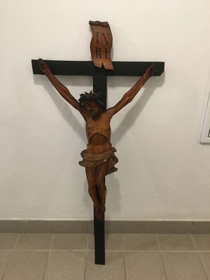 Altes Kreuz mit Christus Bild 1