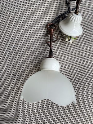 Lampe in Blütenform mit Porzellanknopf  Bild 4