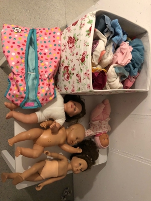 Puppen und Kleidung  Bild 2