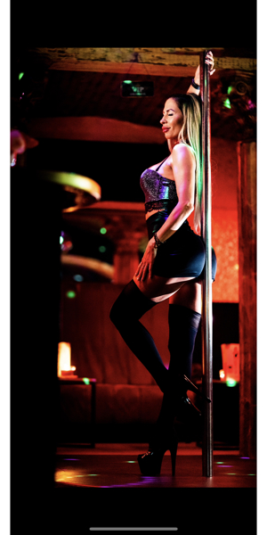 Stripperin Striptease Show Table Dance Bild 4