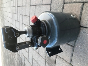 Hand Doppelhub Hydraulikpumpe für PKW Kippanhänger Bild 1