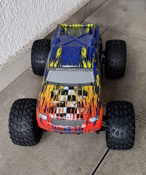RC-Modellauto Monstertruck Bild 1