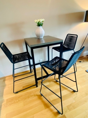 Designermöbel - Tisch und Stühle Bild 5