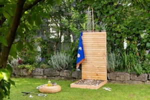 Selbst gebautes Gartenduschen aus Holz und Edelstahl Bild 3