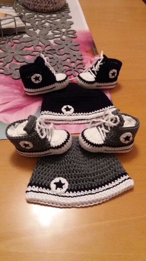 Babyset gehäkelt Mütze+ Schuhe Bild 12