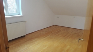 2 Zimmer Dachgeschoßwohnung Zentral und gemütlich SCHLINS Bild 3