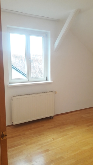 2 Zimmer Dachgeschoßwohnung Zentral und gemütlich SCHLINS Bild 5