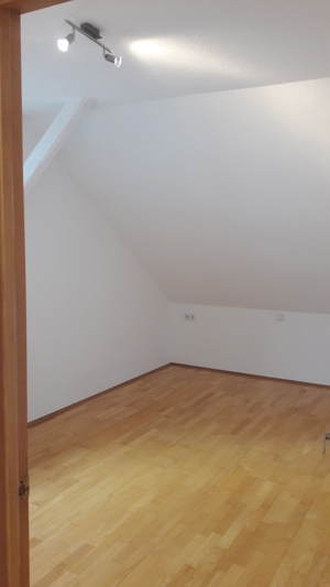 2 Zimmer Dachgeschoßwohnung Zentral und gemütlich SCHLINS Bild 4