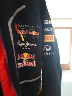 Original Red Bull Jacke Bild 1