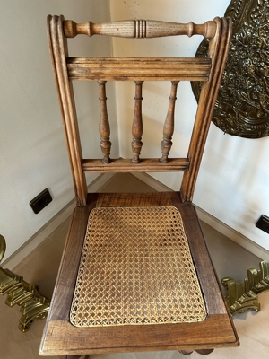 Antiker Stuhl mit Wiener Geflecht Bild 7