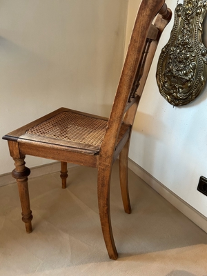 Antiker Stuhl mit Wiener Geflecht Bild 3