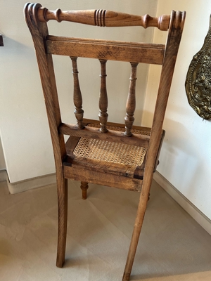 Antiker Stuhl mit Wiener Geflecht Bild 2