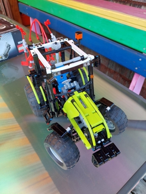 Traktor Lego Technic 8284 Bild 3