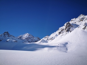 Schnee_Genuss Momente auf der Silvretta, geführte Schneeschuhwanderung mit `gemsli Stefanie Bild 2