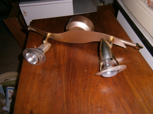 Lampe am Balken mit drehbaren Lampen Bild 2