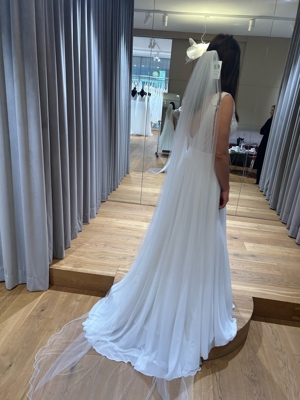 Brautkleid mit Schleier  - Hochzeitskleid Bild 2