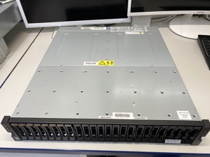 Lenovo ThinkSystem SR650 7X06 Server - Rack-Montage Bild 2