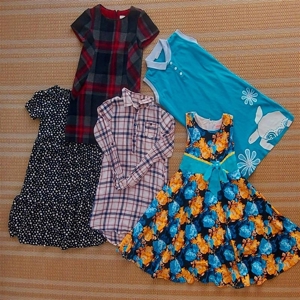 5 Kleider für Kinder, Größe 140-146 Bild 1