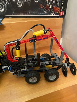 Lego Technic Log Loader ( 8049) Bild 3
