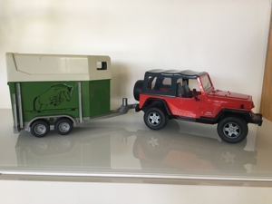 Playmobil Jeep mit Pferdeanhänger Bild 1