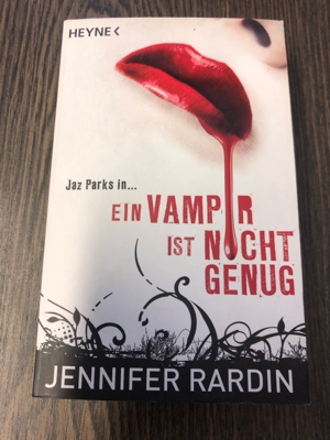 Ein Vampir ist nicht genug, Jennifer Rardin Bild 1