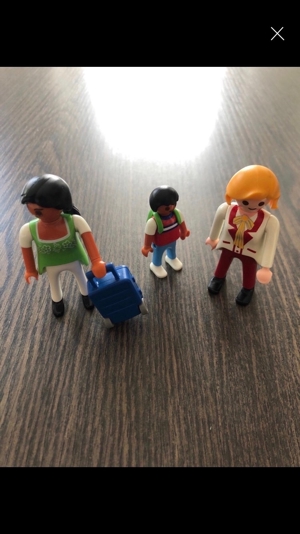 Playmobil: Hund mit Transportbox, Ärztin, Stewardess etc. Bild 3