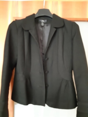 kurze schwarze Damenjacke