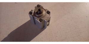 Pneumatikzylinder Bosch Durchmesser 32 mm Hub 10mm Bild 1