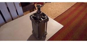 Pneumatik Zylinder Festo Hub 125 mm Durchmesser 125 mm Bild 3