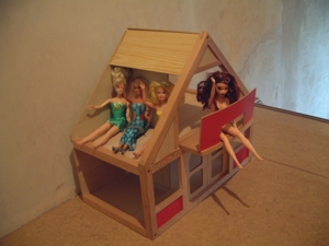 Puppenhaus aus Holz