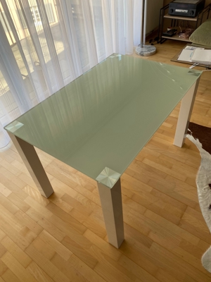 Esstisch mit Glasplatte Bild 2
