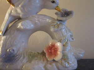 Wunderschöne Keramik - Vogel auf Ast mit Blüten - Vitrinenstück - Top Zustand Bild 6