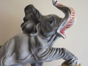 Großer Keramik Elefant - Länge: 28cm, Höhe: 29cm Bild 3